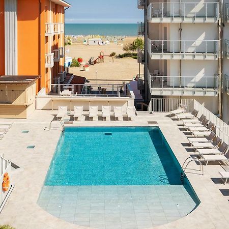 Hotel Garni' Serena Каорле Екстер'єр фото