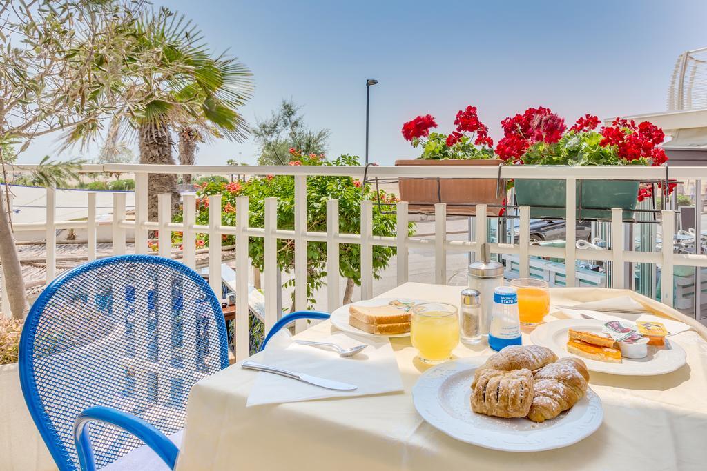 Hotel Garni' Serena Каорле Екстер'єр фото