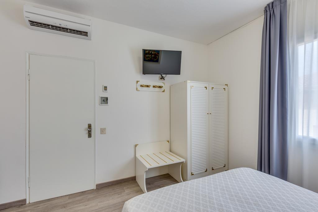 Hotel Garni' Serena Каорле Екстер'єр фото
