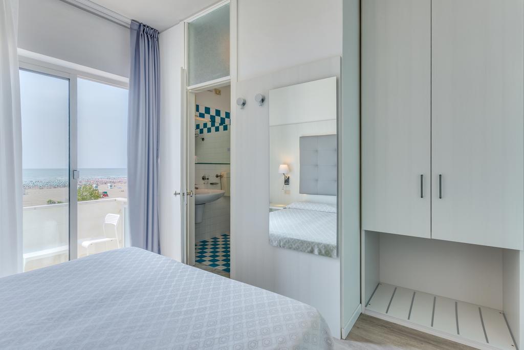 Hotel Garni' Serena Каорле Екстер'єр фото