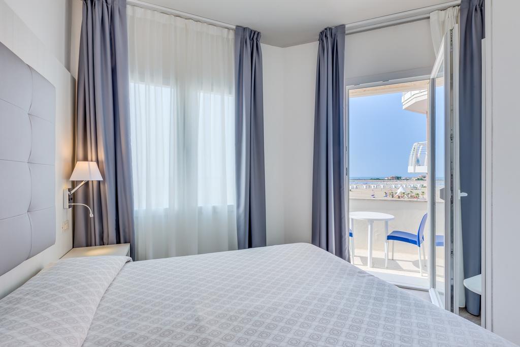 Hotel Garni' Serena Каорле Екстер'єр фото