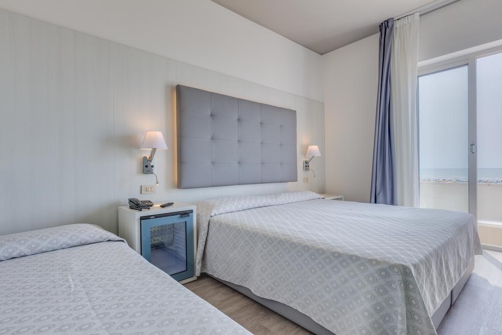 Hotel Garni' Serena Каорле Екстер'єр фото