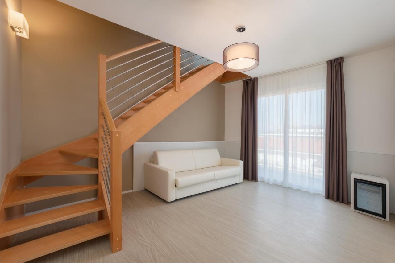 Hotel Garni' Serena Каорле Екстер'єр фото